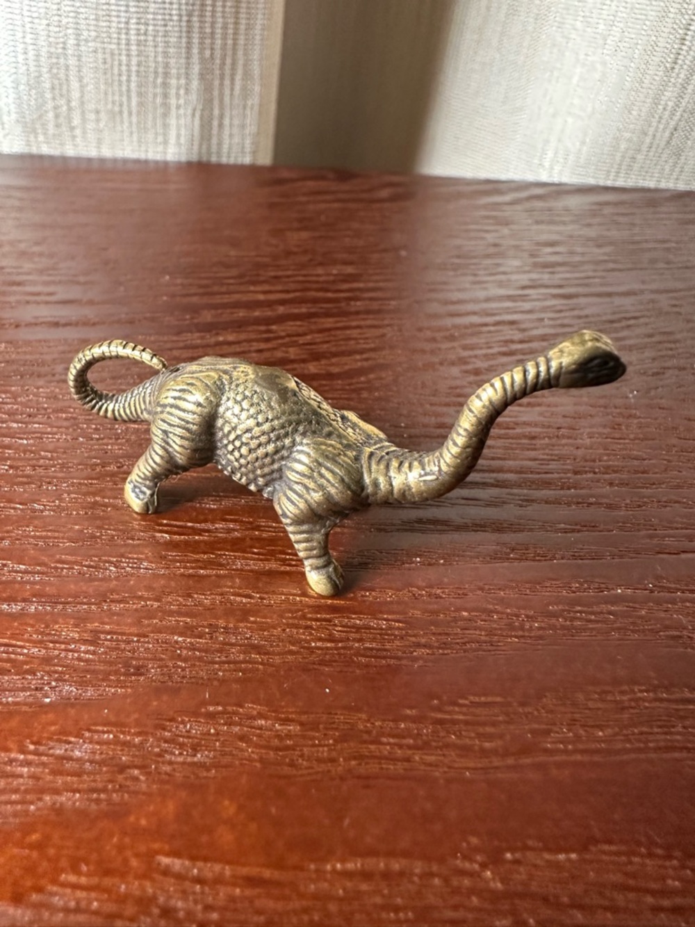 Brass-Colored Brachiosaurus Reptile Figurine - Vintage Style - Picture 8 of 14